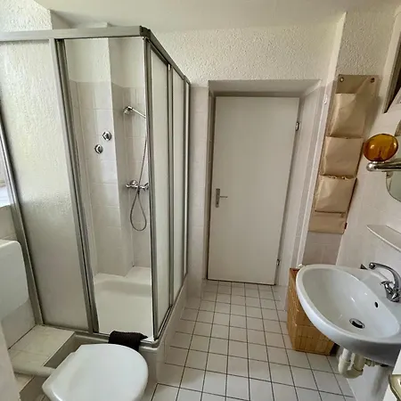 2-zimmer-souterrainwohnung *