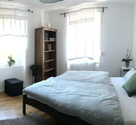 Apartment 2-zimmer-souterrainwohnung *
