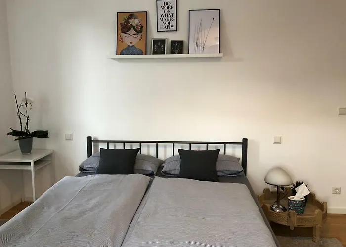 Apartment 2-zimmer-souterrainwohnung *